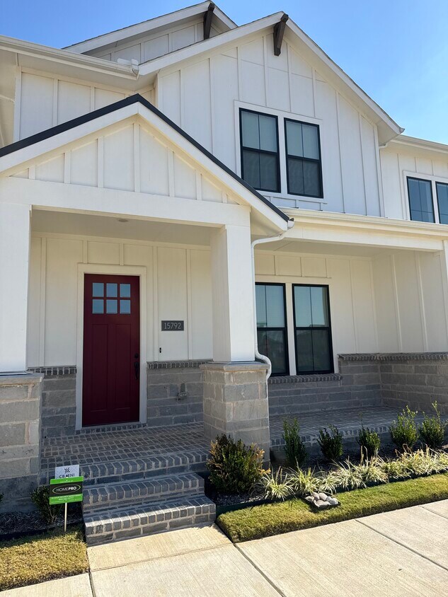 Foto principal - 15792 Millwood Trl