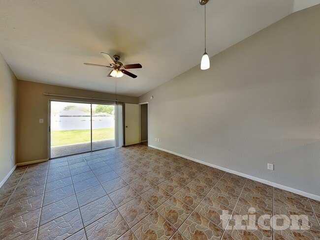 Building Photo - 1757 Lakeview Village Dr