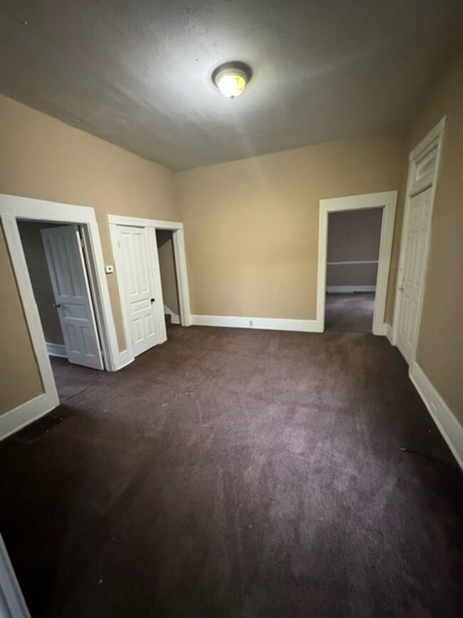 Foto del edificio - 1334 Huestis Ave