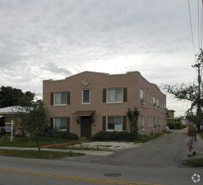 Building Photo - 2034 Washington St