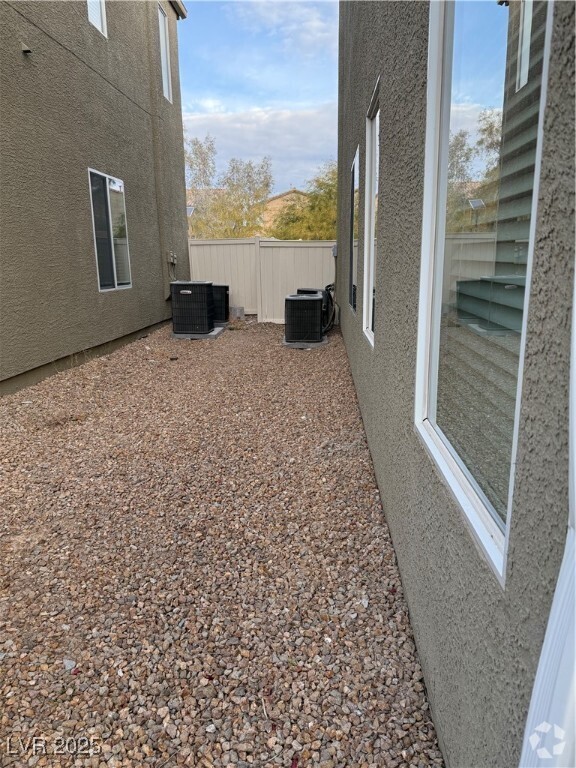 Building Photo - 5552 Chapin Mesa Ave