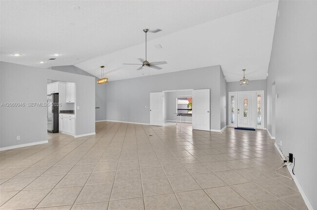 Foto del edificio - 6043 Sunberry Cir