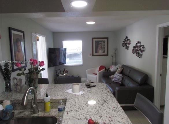 Foto del edificio - 4875 NW 169th St
