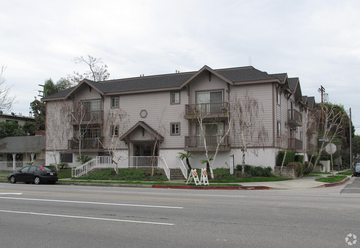 Primary Photo - 11956 Riverside Dr