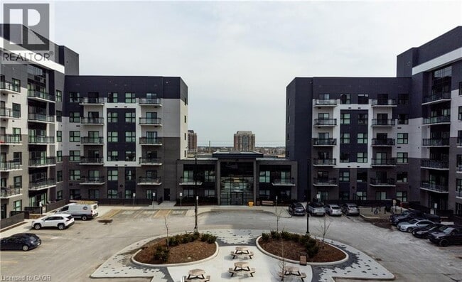 Building Photo - 623-102 GROVEWOOD Common