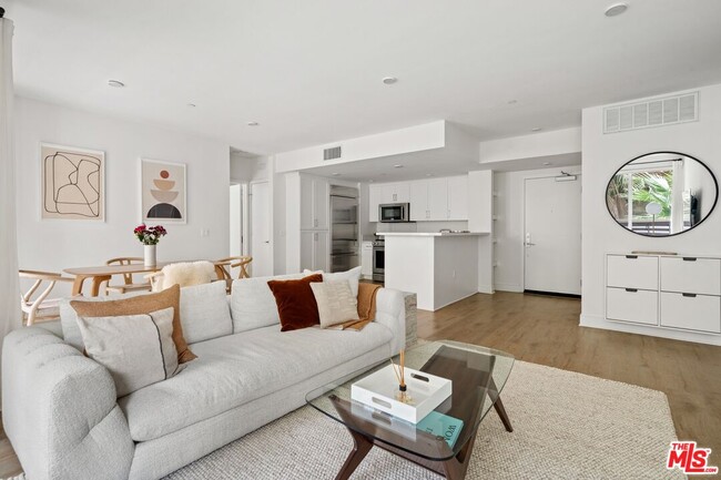 Building Photo - 6030 S Seabluff Dr