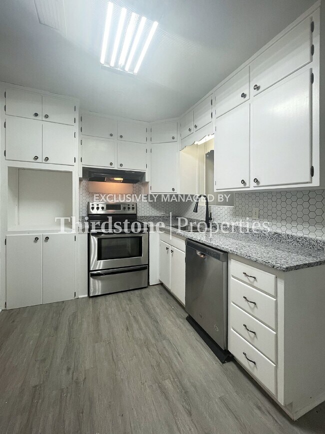 Building Photo - 2625 MERWYN Road, JACKSONVILLE, FL 32207