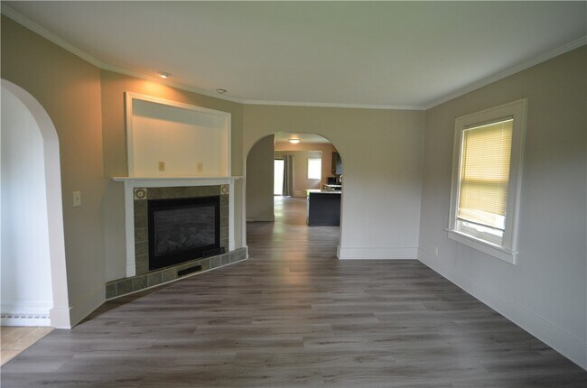 Foto del edificio - 872 Thomas Ave