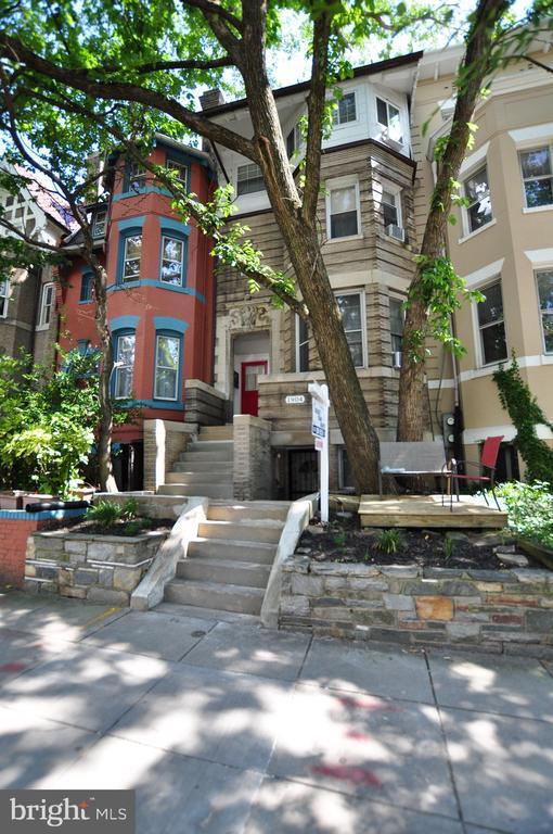 Foto del edificio - 1904 Calvert St NW