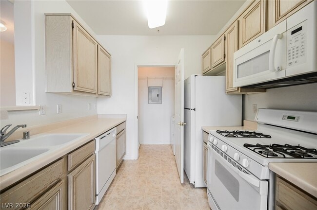 Building Photo - 7107 S Durango Dr