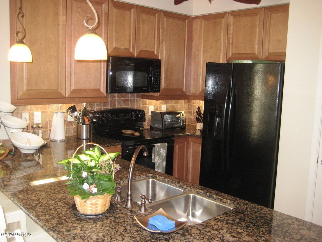 Primary Photo - 1126 1st St N