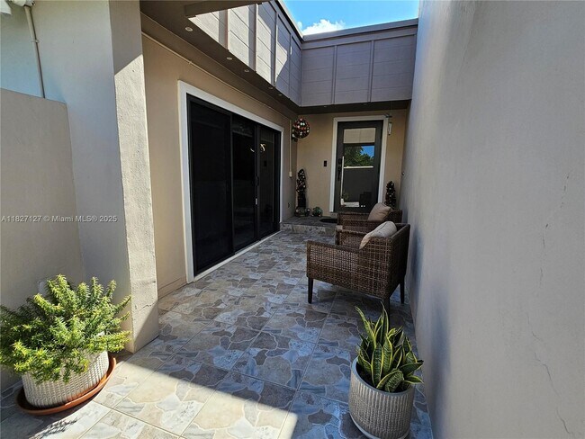 Foto del edificio - 7436 SW 106th Pl