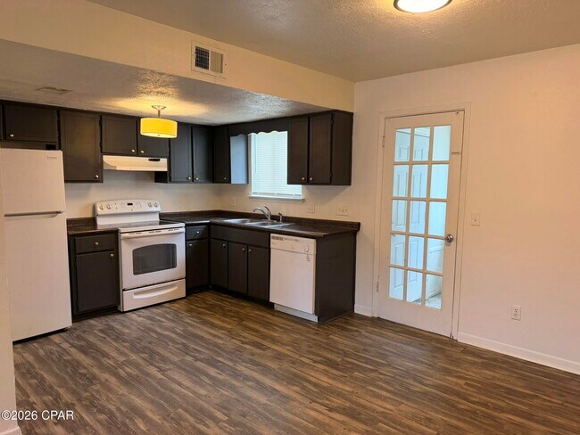 Foto del edificio - 5138 Lance St