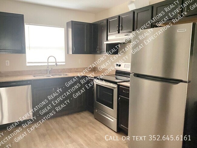 Foto del edificio - 15 Laurel Pass