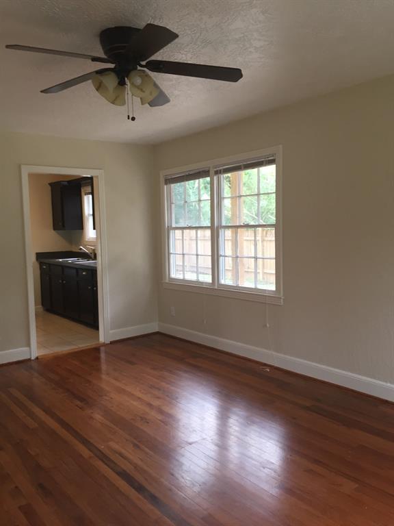 Building Photo - 1016 S Booth Ln