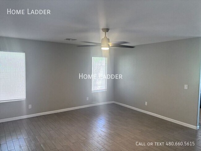 Foto del edificio - 7213 W Hilton Ave