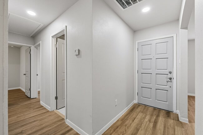 Foto del edificio - 2414 Rutledge St