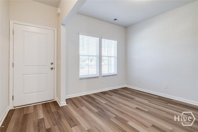 Building Photo - 101 Daylily Dr