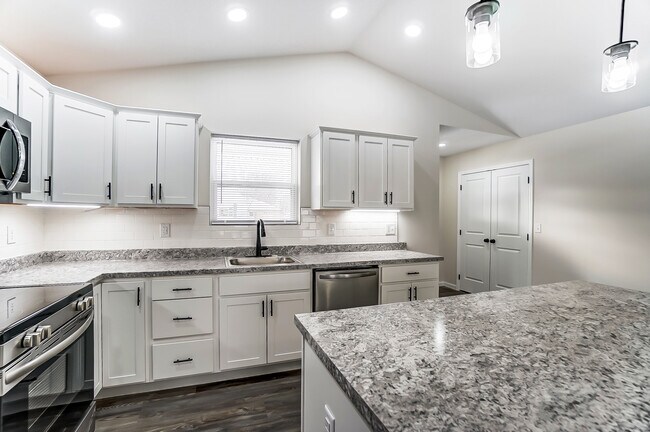 Foto del edificio - 1432 W Elm St