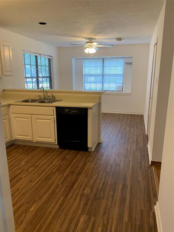 Foto del edificio - 73 Hickory Oak Dr