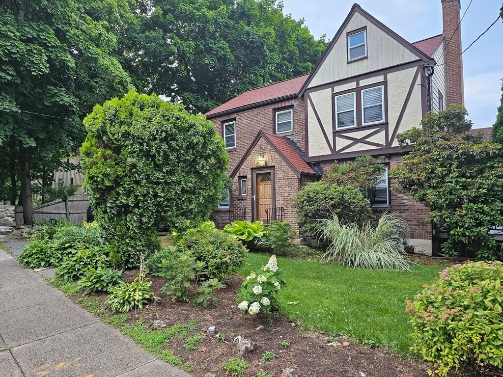Foto principal - 419 Pond St