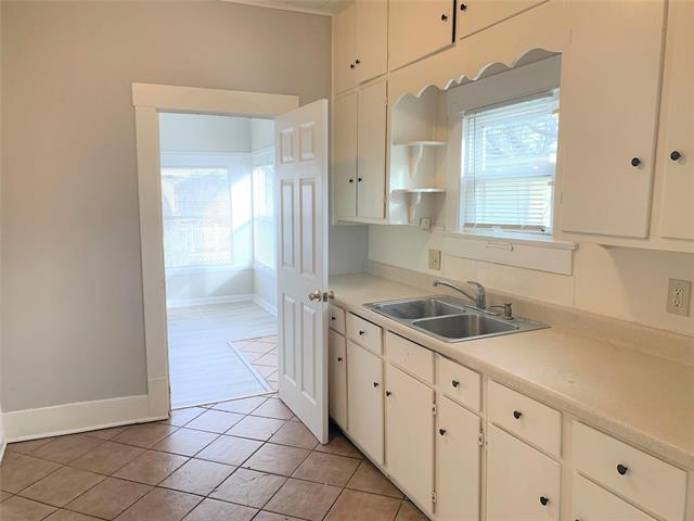 Foto del edificio - 520 E Day St