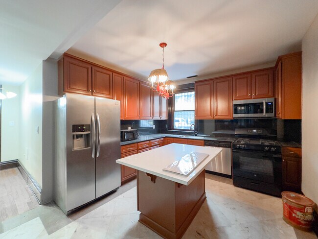 Building Photo - 238 S Ashland Ave