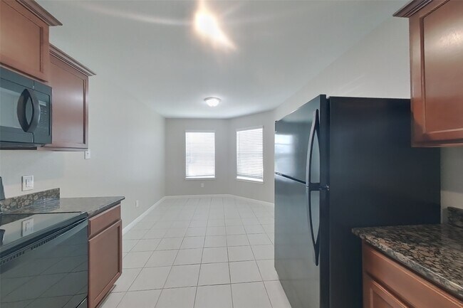 Building Photo - 333 Summer Horse Dr