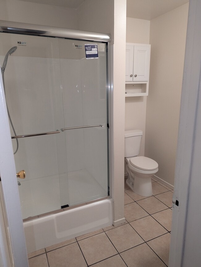 Building Photo - 641 N Ventura St