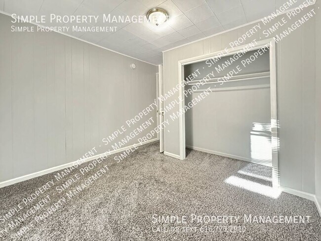 Building Photo - Convenient 1 Bedroom 1 Bathroom On NW Side...