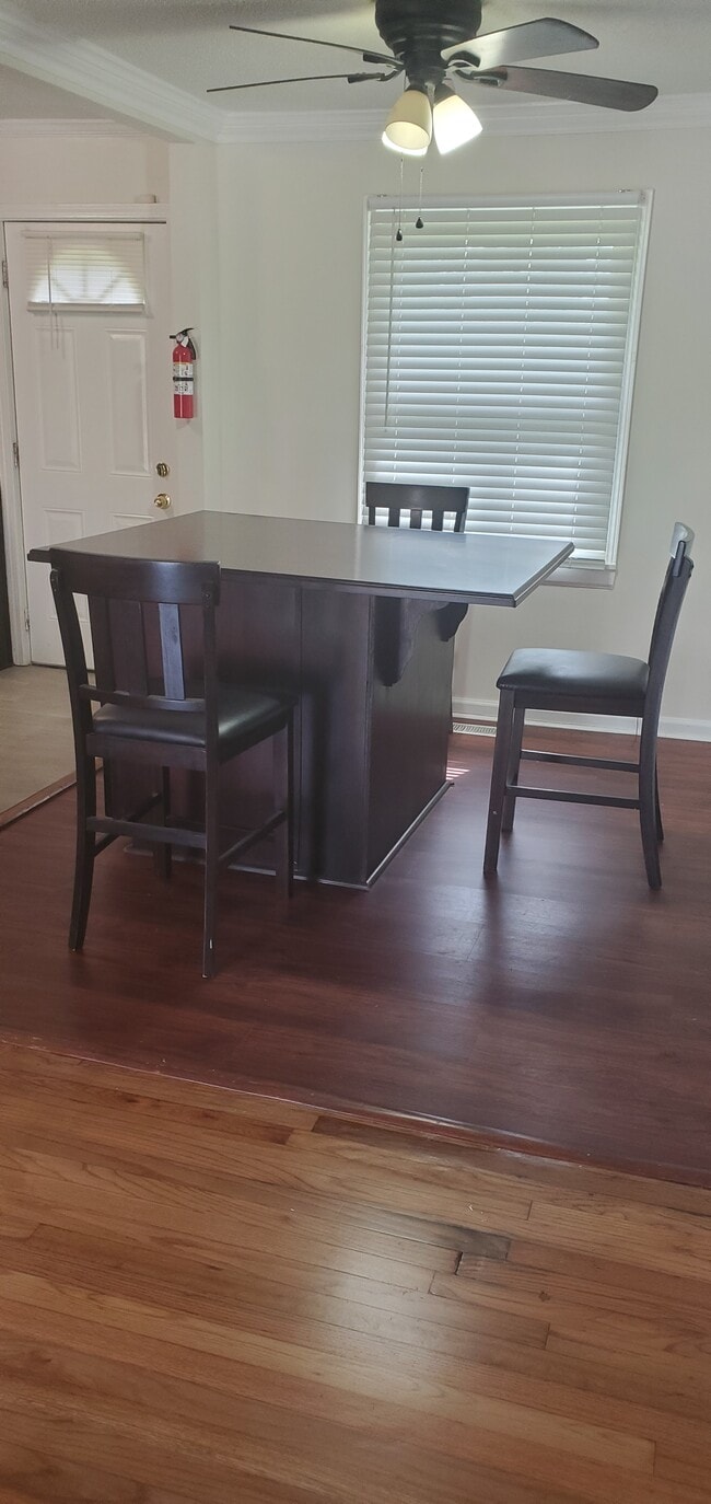 Foto del edificio - 3072 Lone Oak Ave SW