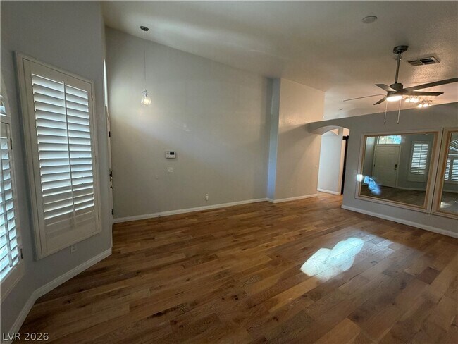 Building Photo - 3433 Round Valley Way
