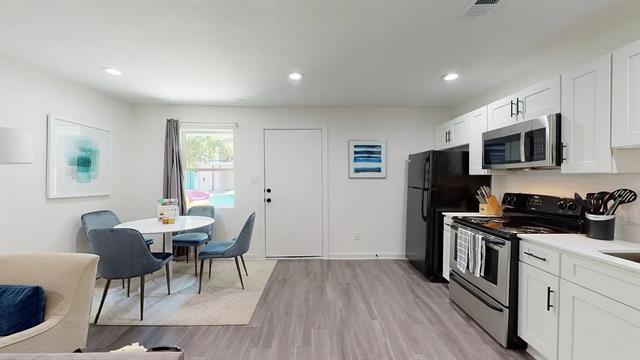 Foto del edificio - 321 E 8th St