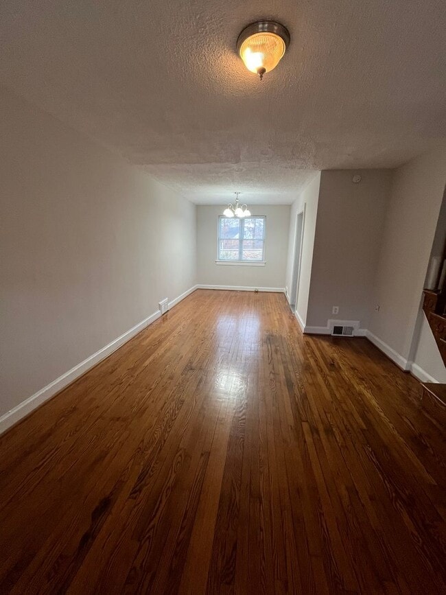 Building Photo - 3043 Manning St