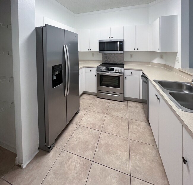 Building Photo - 2904 Crestwood Ter