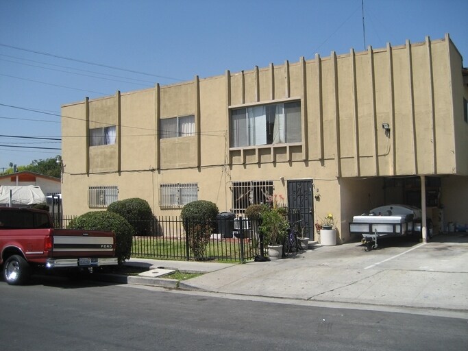 Primary Photo - Axtell Apartments