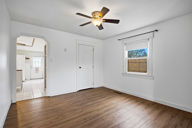 Foto del edificio - 1023 Highland Ave