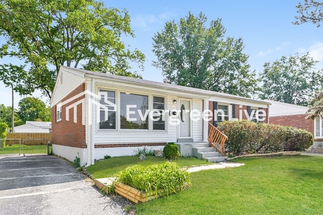 Building Photo - 380 S St Jacques St