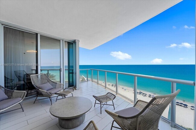 Foto del edificio - 17121 Collins Ave