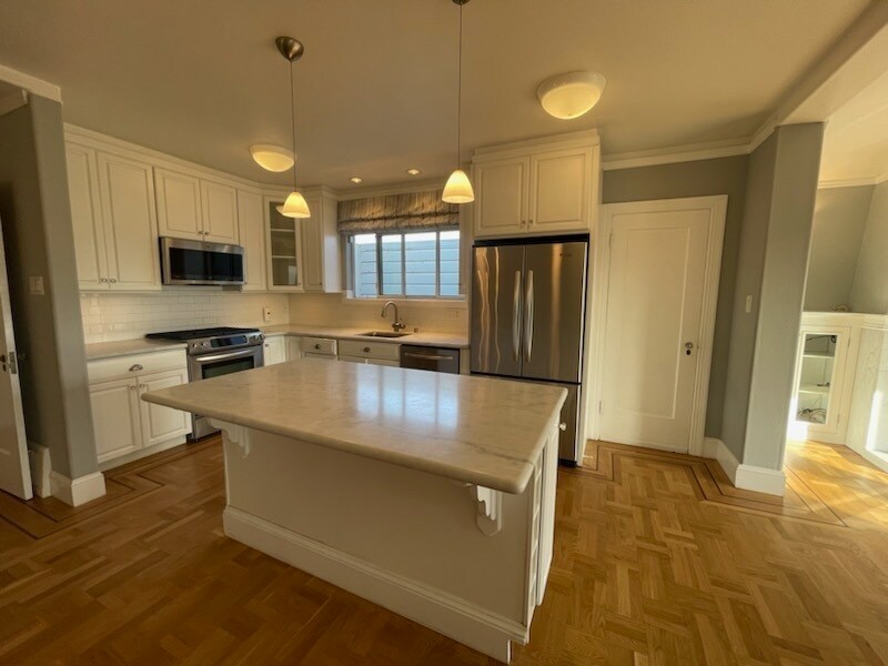 Foto principal - 42 Marston Ave