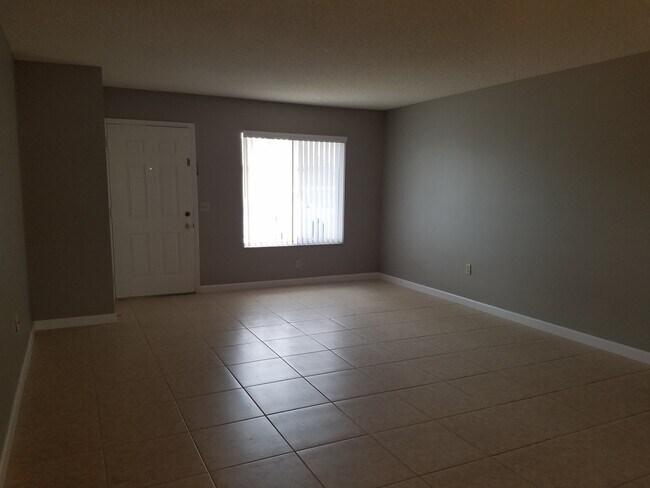 Foto del edificio - Spacious 2-Bedroom, 2-Bathroom Condo in Winter Haven