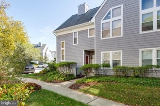 Building Photo - 7764 Mayfair Cir