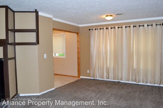 Building Photo - 4 br, 1.5 bath House - 2415 Charolais Ln.