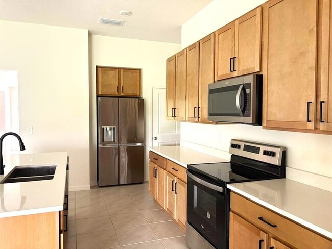 Building Photo - 9151 Oscraft Dr