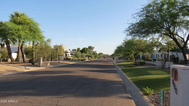 Foto del edificio - 11440 N 65th St