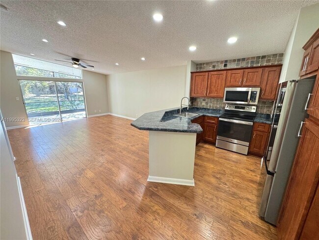 Foto del edificio - 22278 Misty Woods Way