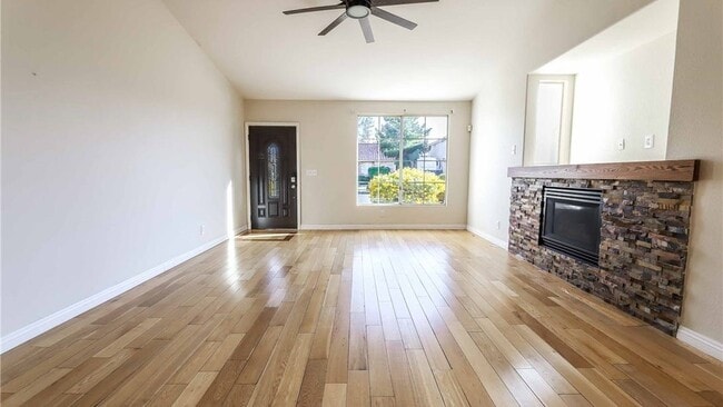 Building Photo - 1564 Silver Point Ave