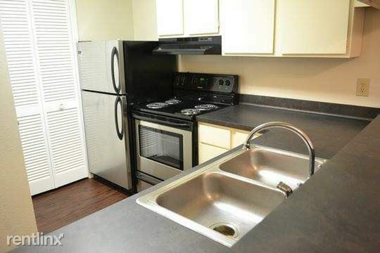 Building Photo - 8615 Rockwood Ln