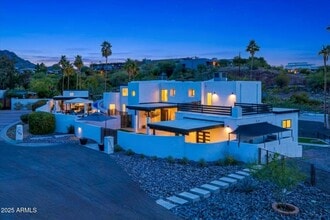 Building Photo - 3112 E Palo Verde Dr