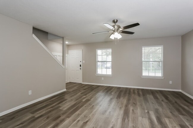 Foto del edificio - 2431 Fox River Ln